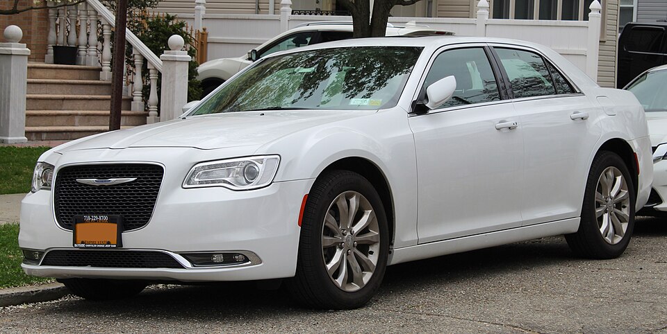 Chrysler 300 — автомобиль марки Chrysler