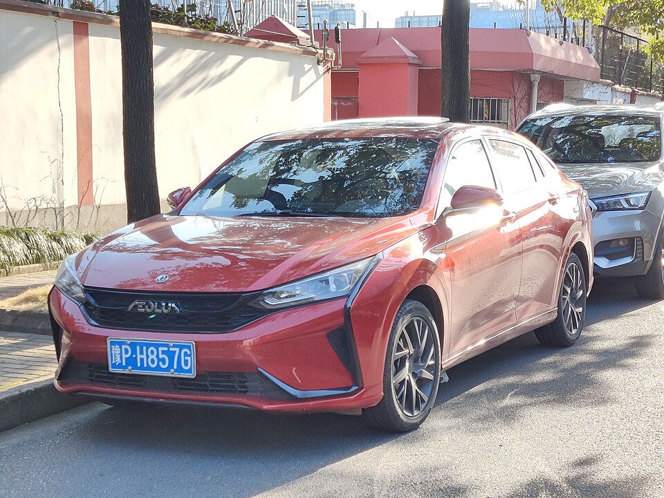 Dongfeng Aeolus Yixuan — автомобиль марки Dongfeng